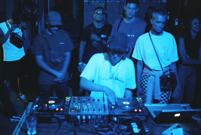 44 SOS x DUNGEON, Cofe de la Ostrava, WZ